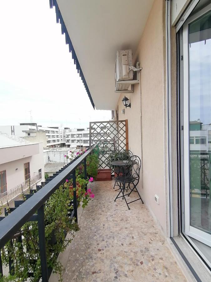 Il Barone Rosso B&B เลชเช ภายนอก รูปภาพ