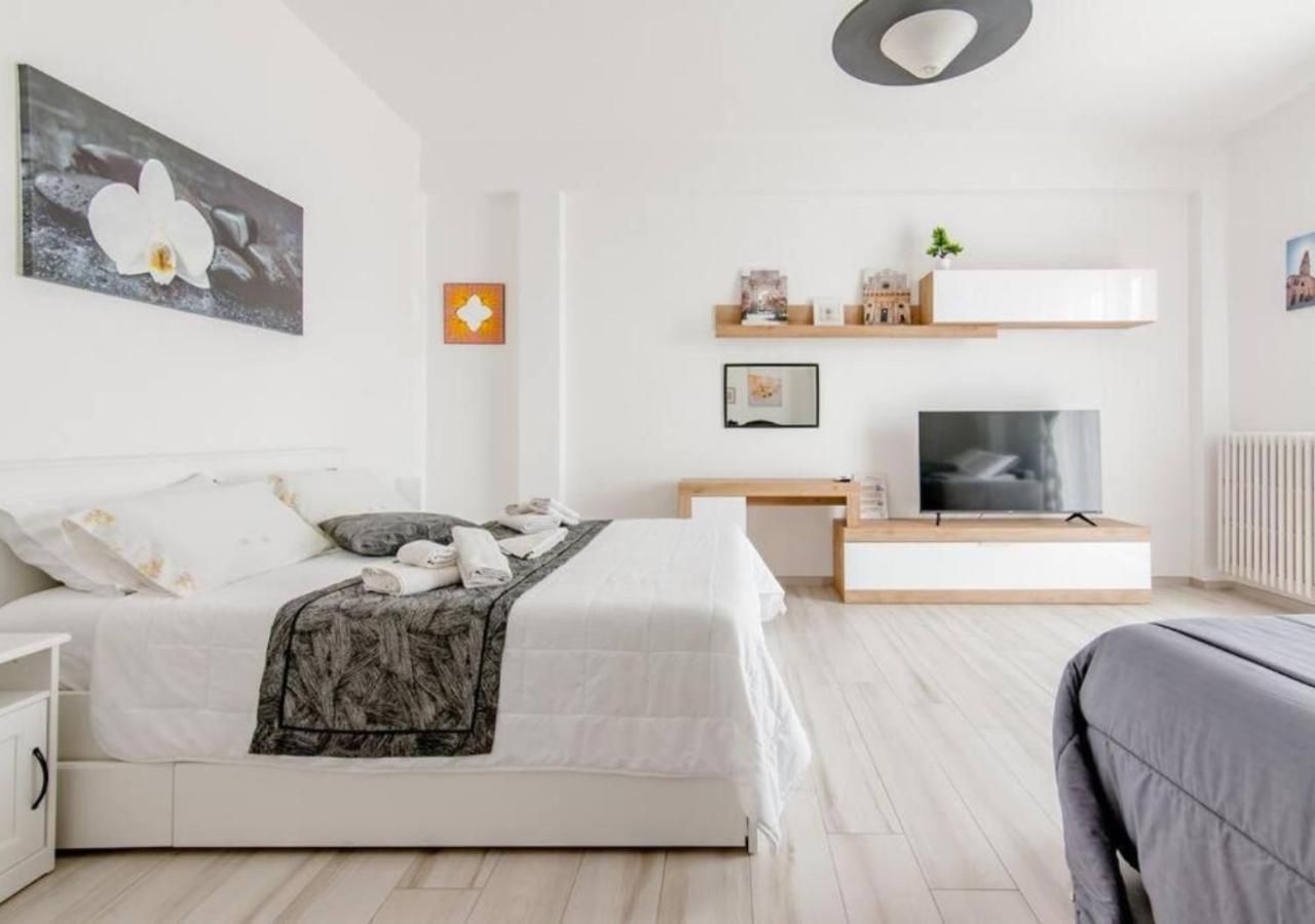 Il Barone Rosso B&B เลชเช ภายนอก รูปภาพ